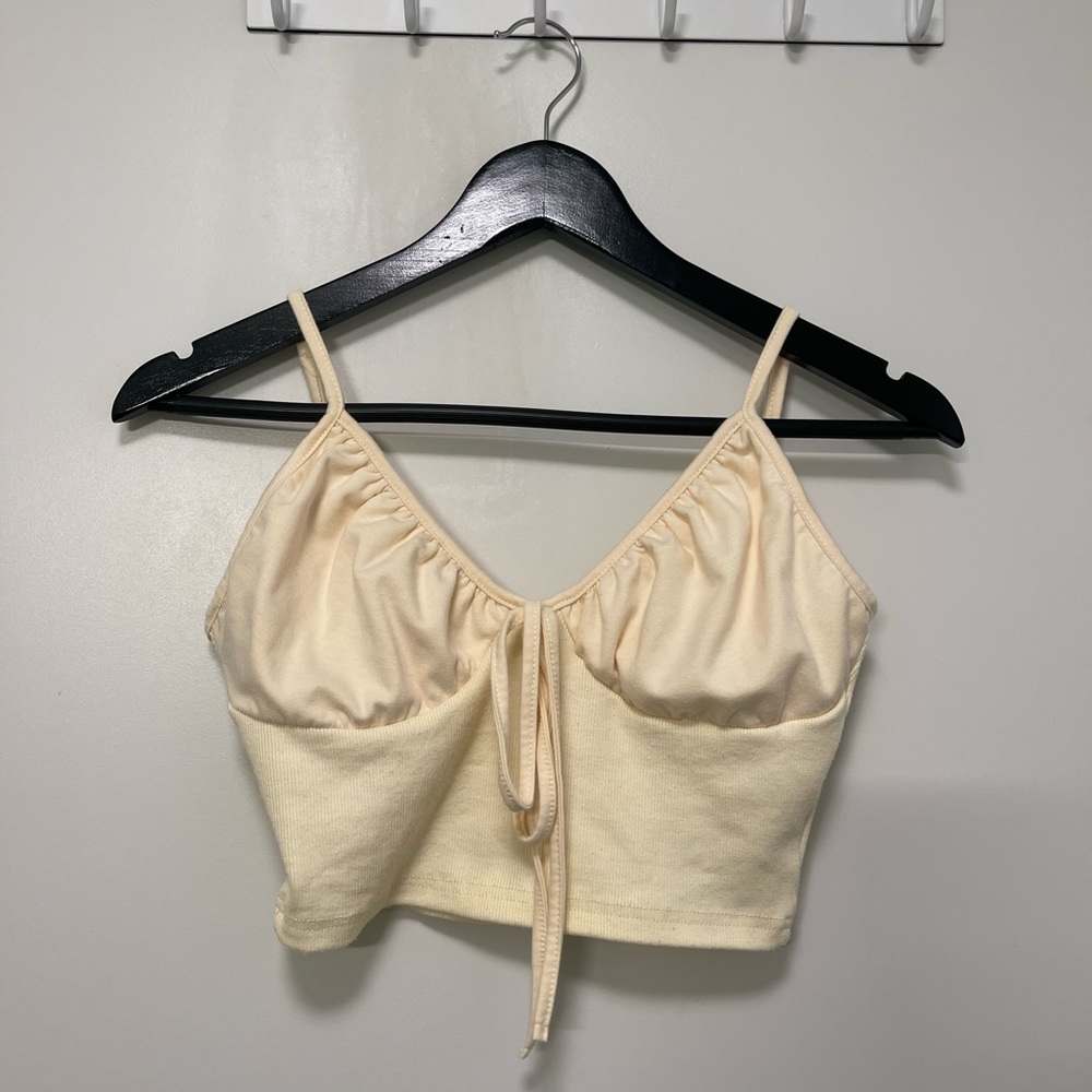 Women’s Summer crop top yellow Size 4